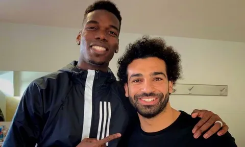 CĐV M.U nổi giận, nhắc nhở Pogba thế nào là 'dòng máu Quỷ đỏ'