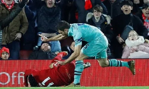 Chấm điểm Arsenal: Hàng thủ "tấu hài" mạnh mẽ