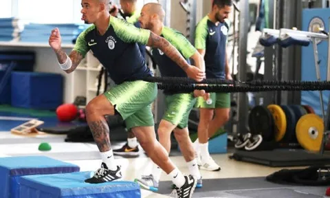 Chạy "méo miệng", Jesus quyết tâm ghi điểm trước Pep Guardiola