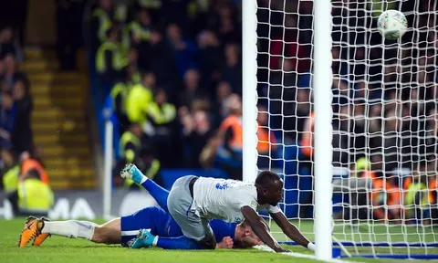 Chelsea 2-1 Everton: Sôi động phút bù giờ