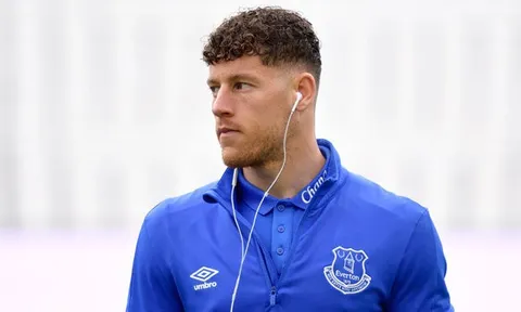 Chelsea bắt đầu làm việc với đại diện của Ross Barkley
