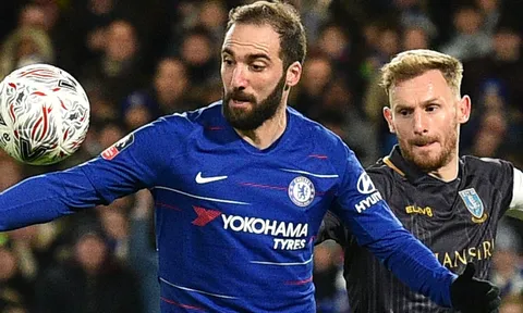 "Chelsea cần cậu ấy, không phải Higuain"