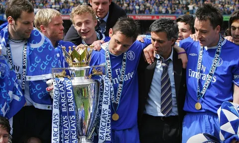 Sau Sir Alex và Wenger thì HLV nào đã góp phần làm thay đổi bóng đá Anh?