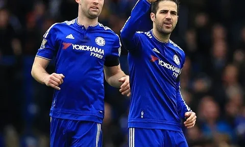 Chelsea chơi khởi sắc hơn, Fabregas và Cahill có lý do để lo lắng
