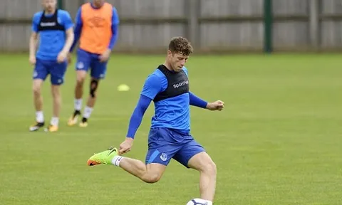 Chelsea nối lại đàm phán hỏi mua Ross Barkley