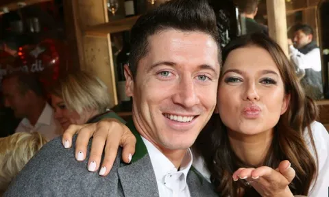 Chia tay Bayern, Lewandowski có bến đỗ bất ngờ?
