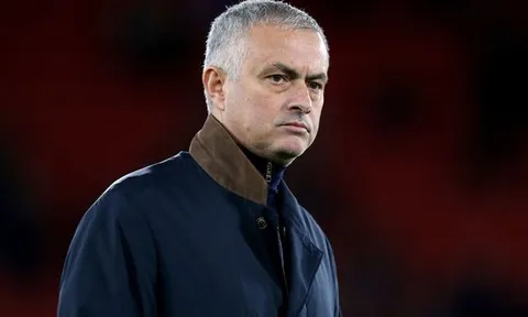 Chia tay M.U chưa đầy 24h, Mourinho có ngay bến đỗ mới?