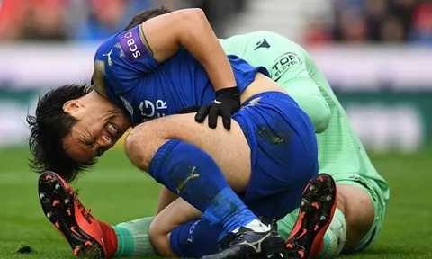 Chiến binh Okazaki "méo mặt" đem về 1 điểm cho Leicester