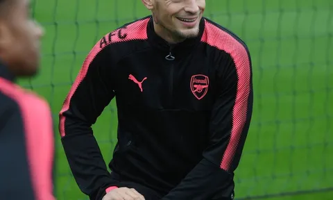 Chiến Sao Đỏ Belgrade, Wenger "tháo xích" cho đồng hương