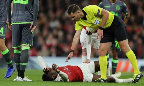 Chính thức! Emery lên tiếng về chấn thương của Welbeck