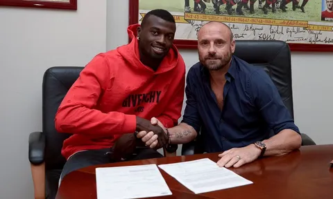 CHÍNH THỨC: "Thần đồng" Niang chia tay AC Milan