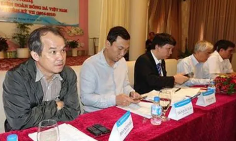 Chờ bầu Đức rủ từ chức