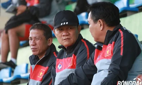 Chờ ngày HLV Việt Nam vươn tầm "ao làng"