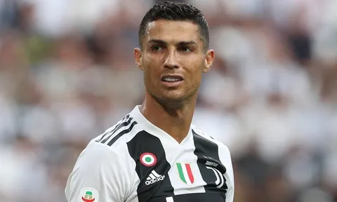 Cho Ronaldo "ngửi khói" cuộc đua Vua phá lưới, "tiểu Lewandowski" nói gì?