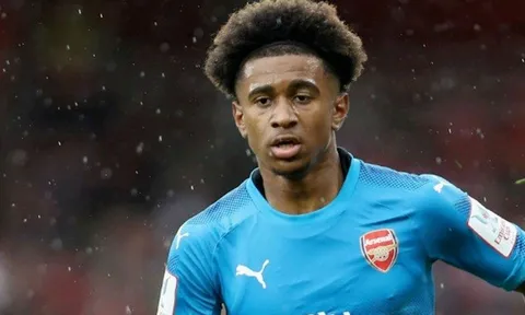 Chơi thăng hoa, sao mai Arsenal được ví với Neymar