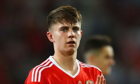 Chọn xứ Wales, thần đồng Liverpool đã từ chối tuyển Anh