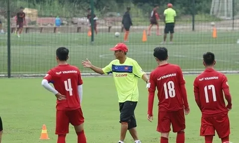 HLV Mai Đức Chung đã chốt đội hình chính đá với Campuchia?