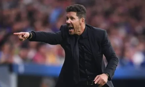Chủ tịch Atletico: "Đừng hòng ai đụng được vào Simeone"