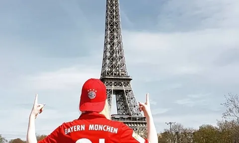 Chưa cần cầu thủ, các CĐV Bayern đã 'đại náo' Paris