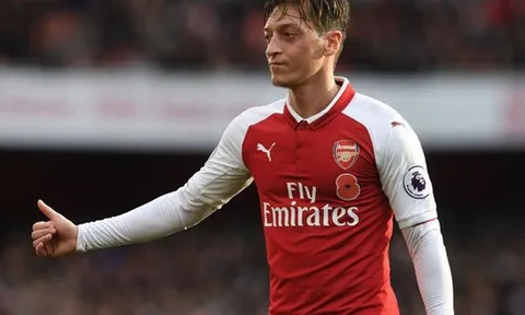 Chưa rõ tương lai của Mesut Ozil tại Arsenal