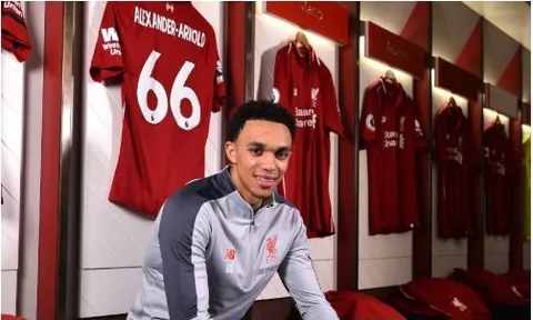 Chùm ảnh sao trẻ Liverpool rạng rỡ trong ngày ký hợp đồng mới