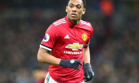 Chuyện thật như đùa: Mourinho nhiều lần được cứu do Martial...đánh điện tử