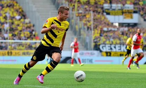 Jose Mourinho có thể học hỏi được những gì từ Dortmund?
