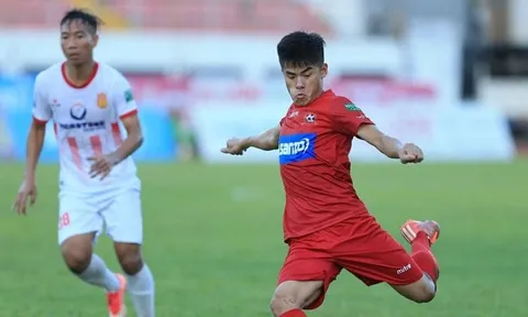 CLB Quảng Nam có tân binh đá cánh phải