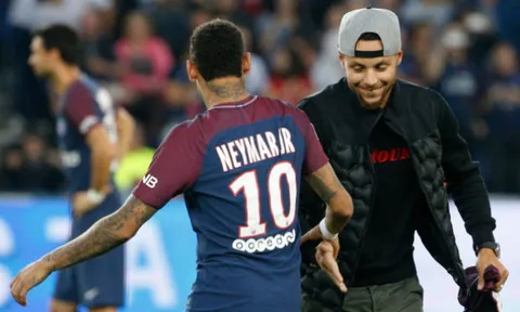 Có Neymar, người nổi tiếng 'nườm nượp' kéo đến Parc des Princes