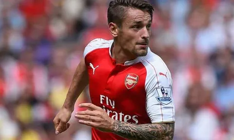 Còn ai nhớ đến Mathieu Debuchy?