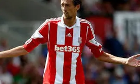 Còn ai nhớ đến 'Sát thủ Sếu' - Peter Crouch