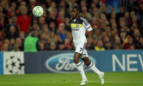 Còn ai nhớ siêu phẩm của Ramires vào lưới Barcelona?
