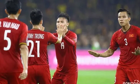 Cơn lốc đỏ Việt Nam trong lòng Bukit Jalil khiến Malaysia run sợ