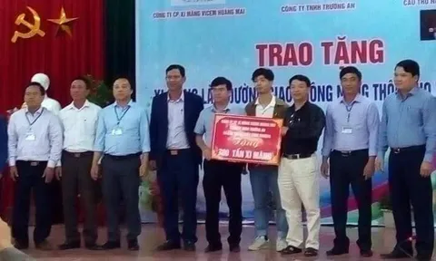 Trước giờ xuất ngoại, Công Phượng khiến cha mẹ nở mặt, nở mày ở xứ Nghệ