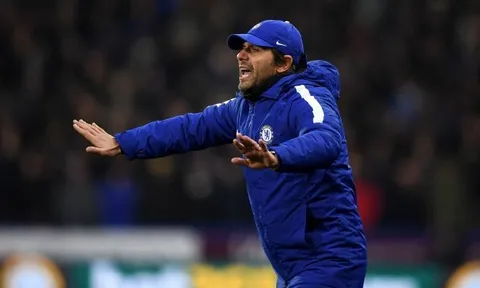 Conte phó mặc chuyển nhượng cho ban lãnh đạo Chelsea