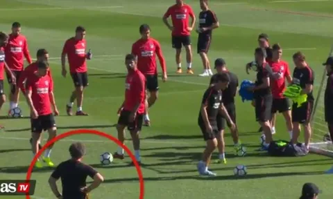 Về Atletico, Diego Costa lại tiếp tục gây sự