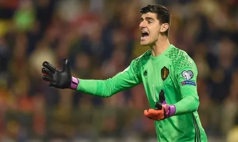 Courtois tung thông điệp bất ngờ sau scandal nói xấu Mourinho và Conte