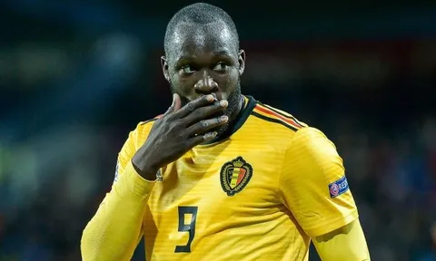 Kompany và Courtois: "Cả tuyển Bỉ cười nhạo Lukaku"