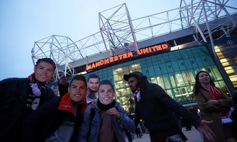 Old Trafford vẫn từng ngày nhớ Ronaldo