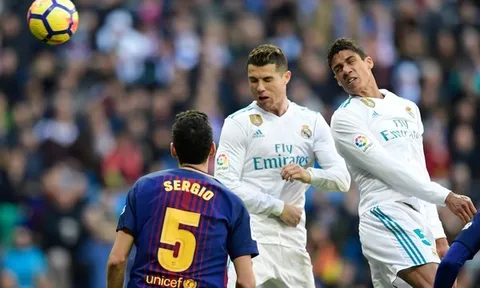 Cristiano Ronaldo gần như vô hại trước Barcelona
