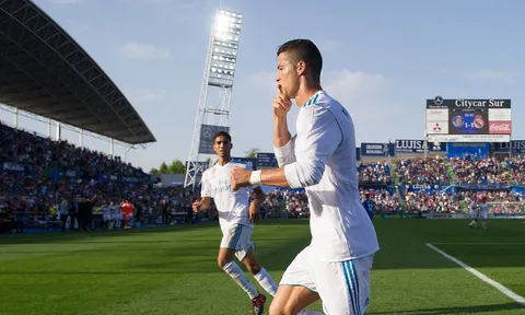 Cristiano Ronaldo muốn rời Real: Đỏng đảnh hay âm mưu?
