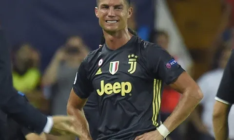 Thẻ đỏ ở Mestalla: Quả báo cho Ronaldo?