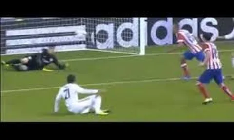 Cú ngã bàn đèn cực đẹp của Morata trước khung thành Atletico