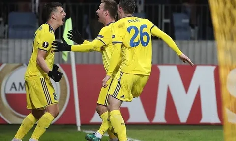 CÚ SỐC ở Belarus, Arsenal phơi áo trong thế chỉ còn 10 người