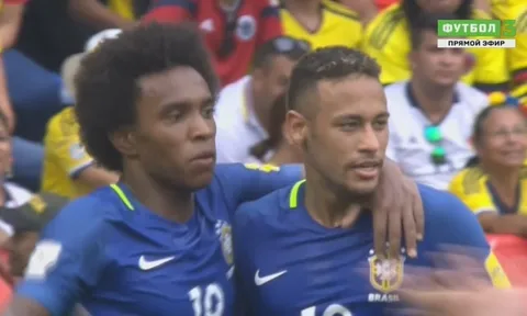 Cú sút trái phá của Willian vào lưới Colombia