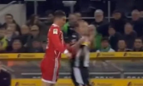 Cú va đập khiến James Rodriguez bất tỉnh ngay trên sân