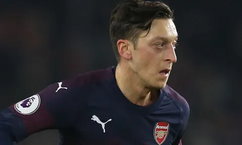 Cực nóng! Đại diện chốt tương lai Mesut Ozil ở Arsenal