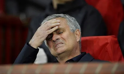 Cực sốc: Antonio Valencia công khai yêu cầu Mourinho ra đi