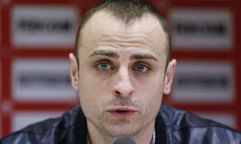 Cuộc chiến giữa Pogba và Mourinho, Berbatov chọn ai?