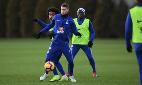 Cuối cùng Sarri đã có chiêu bài để giải phóng Jorginho